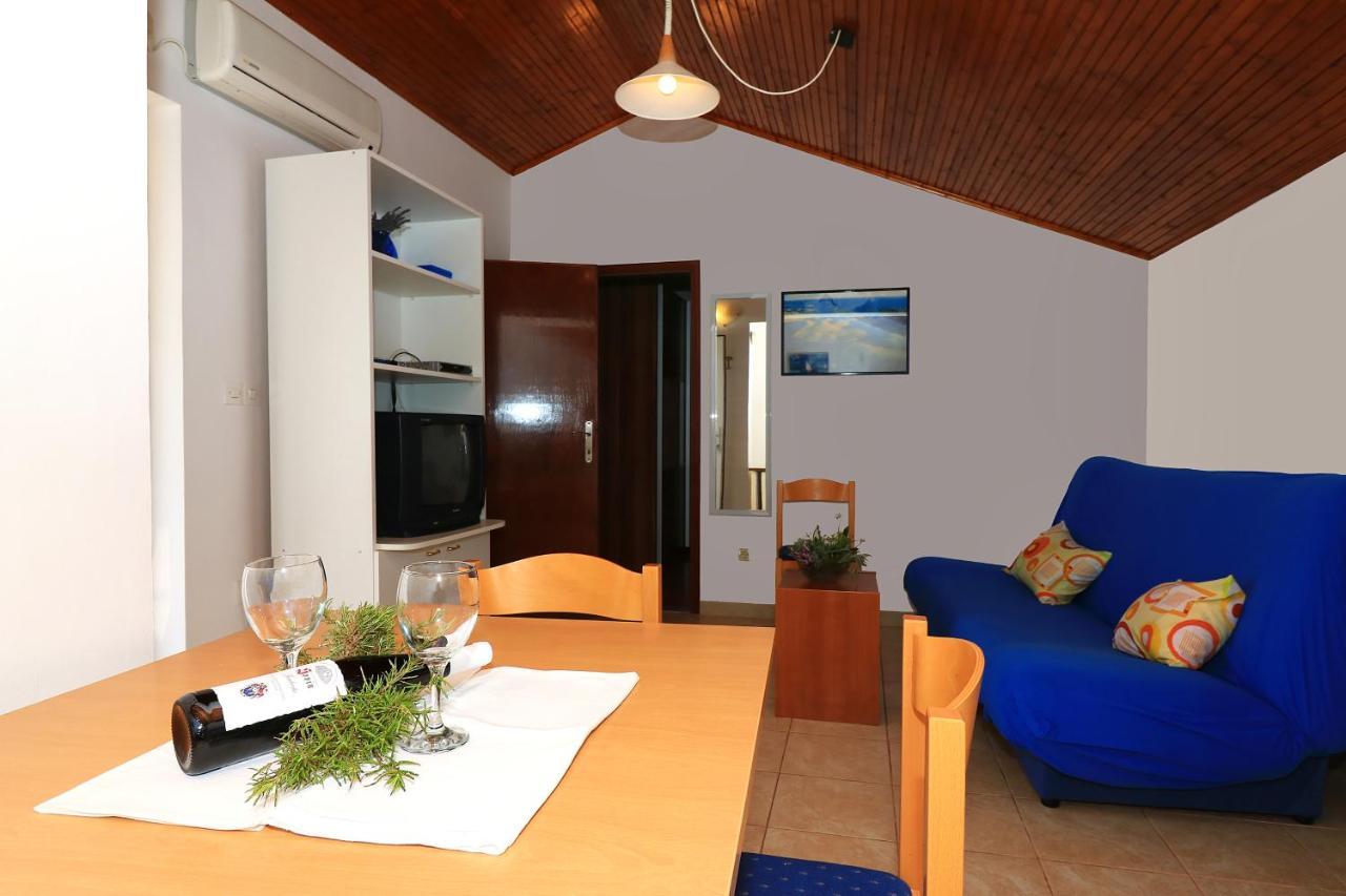 Apartments With A Parking Space Jezera, Murter - 5079 Zewnętrze zdjęcie